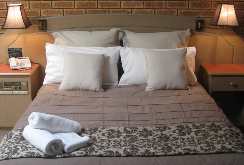 Eltham Motor Inn Мельбурн Екстер'єр фото