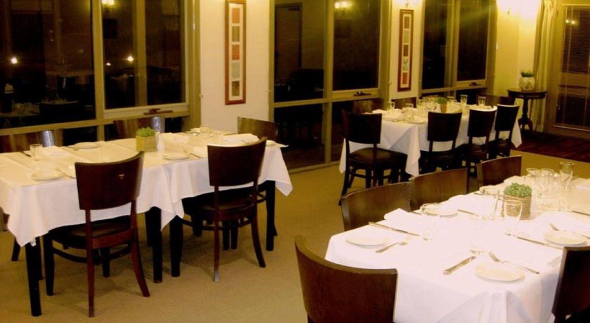 Eltham Motor Inn Мельбурн Екстер'єр фото